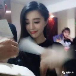 娱乐圈最新热点爆料事件,神秘恋情曝光，当红明星疑陷三角恋风波  第2张